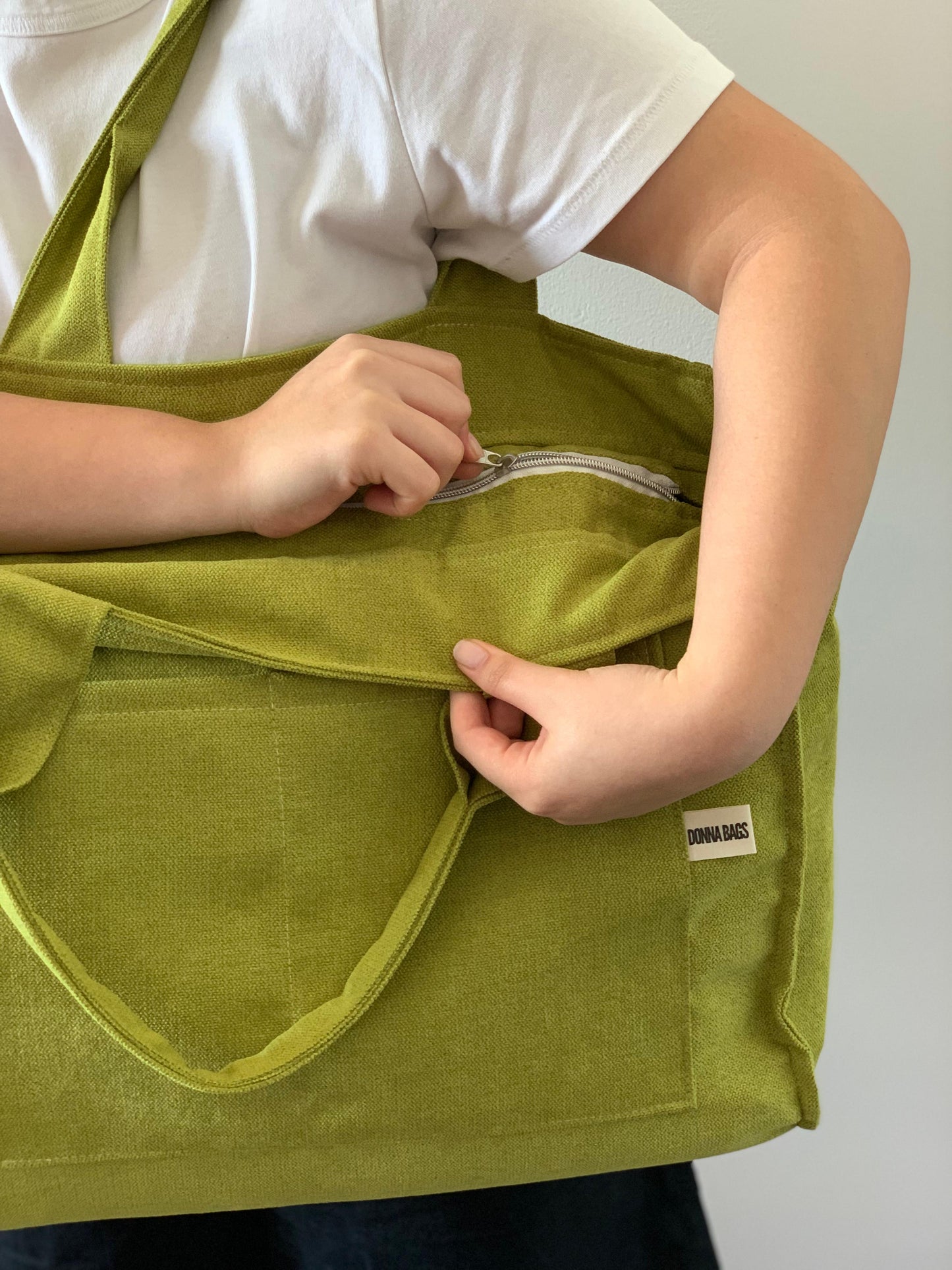 CRISTAL BAGS RUSTIC VELVET PISTACHIO GREEN